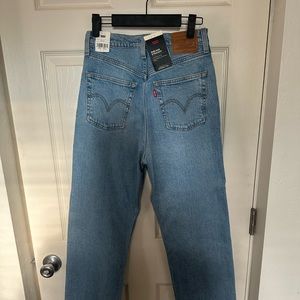 NWT Ribcage Levi’s